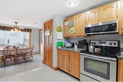 25 Upton Street, Millbury, MA 01527 - Photo 9