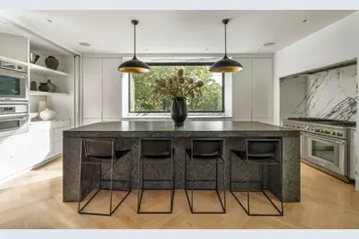 15 Farlow Rd, Newton, MA 02458 - Photo 13