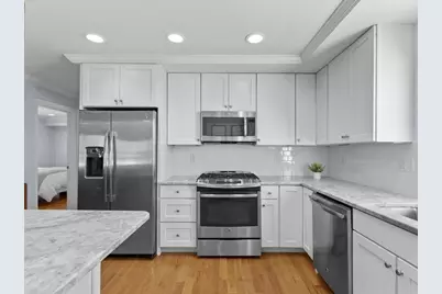 40 Catherine #B, Boston, MA 02131 - Photo 11