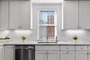 40 Catherine, Boston, MA 02131 - Photo 7