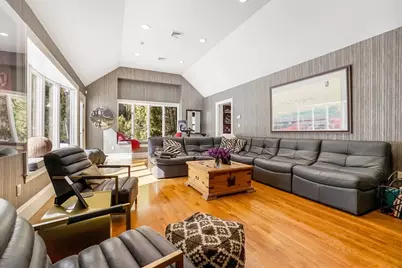 10 Hallwood Rd, Brookline, MA 02467 - Photo 9