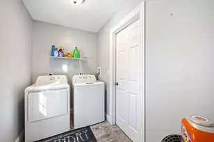 84 Montcalm St, Chicopee, MA 01020 - Photo 25