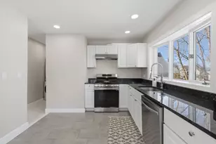 15 S Fairview St, Boston, MA 02131 - Photo 9