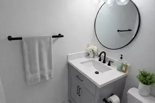 390 Commonwealth Ave, Boston, MA 02215 - Photo 5