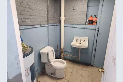 922 Front St #A, Chicopee, MA 01020 - Photo 9