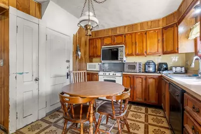 224 Riverdale St, West Springfield, MA 01089 - Photo 11