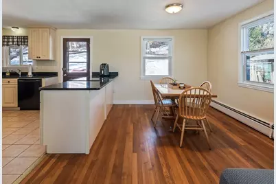 248 Saint Nicholas Ave, Worcester, MA 01606 - Photo 9