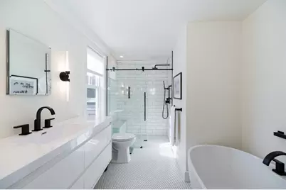 1030 Washington St, Gloucester, MA 01930 - Photo 11