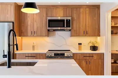 246 Bremen St #3, Boston, MA 02128 - Photo 9