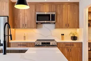 246 Bremen St, Boston, MA 02128 - Photo 9