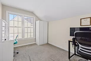 51 Knowlton Cir, Upton, MA 01568 - Photo 15