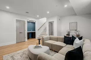 527 E 7th St, Boston, MA 02127 - Photo 15