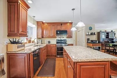 890 Maple St, Mansfield, MA 02048 - Photo 3