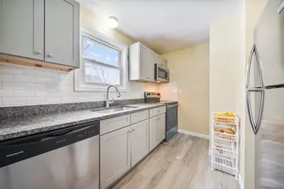 33 Ferson St, Nashua, NH 03060 - Photo 7