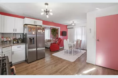 28 Warnock Street, Lowell, MA 01852 - Photo 3