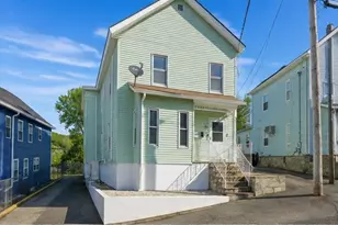 28 Warnock St, Lowell, MA 01852 - Photo 1