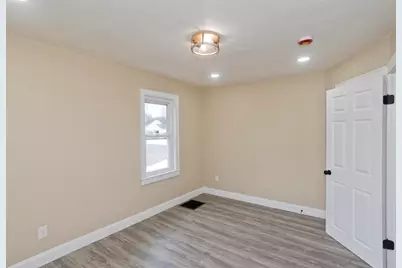 1709 Memorial Dr, Chicopee, MA 01020 - Photo 15