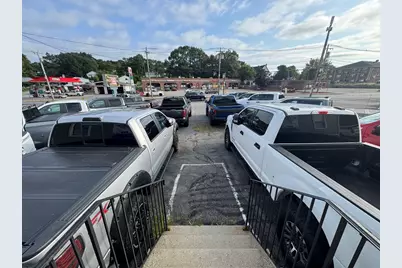 639 Rogers St, Lowell, MA 01852 - Photo 3