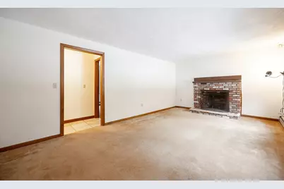 20 Vine St, Douglas, MA 01516 - Photo 5