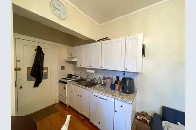 1253 Beacon St #A5, Brookline, MA 02446 - Photo 3