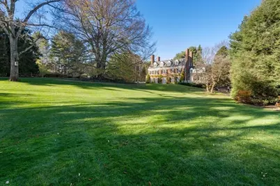 71 Sears Road, Brookline, MA 02445 - Photo 15
