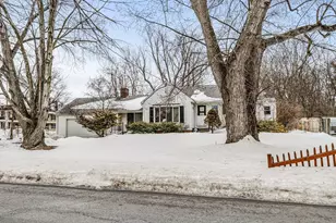 331 Dale St, Chicopee, MA 01013 - Photo 3