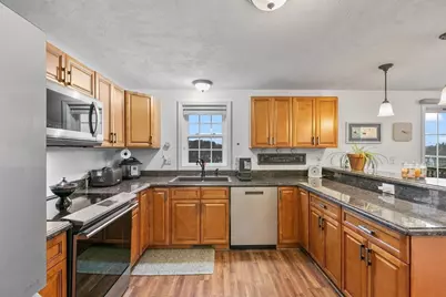 22 Bittersweet Blvd, Worcester, MA 01607 - Photo 5