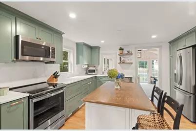 4 Pinewood Ave, Beverly, MA 01915 - Photo 13