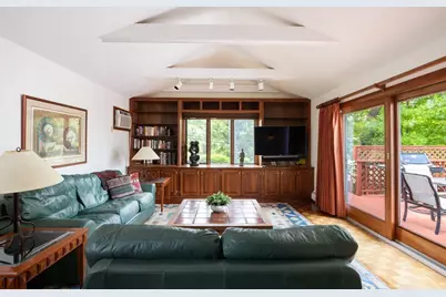 61 Woodlawn Dr, Newton, MA 02467 - Photo 7