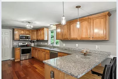 78 Milford St, Upton, MA 01568 - Photo 7