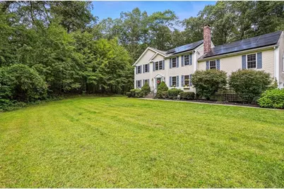 78 Milford St, Upton, MA 01568 - Photo 3