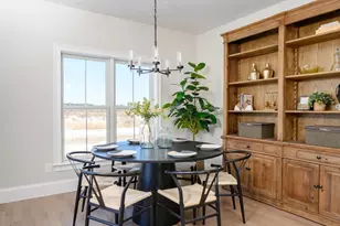 42 Metacomet Rd, West Bridgewater, MA 02379 - Photo 15