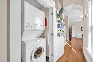 121 E Cottage St, Boston, MA 02125 - Photo 21