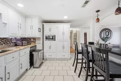 100 Kensington St, Agawam, MA 01030 - Photo 11