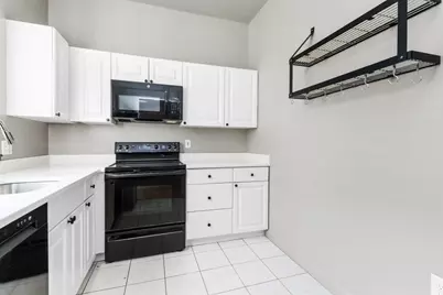 60 W Glen Rd #101, Brookline, MA 02445 - Photo 9