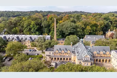 60 W Glen Rd #101, Brookline, MA 02445 - Photo 33