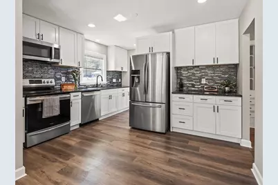 256 S Main St, Hopedale, MA 01747 - Photo 11