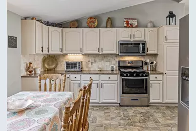 13 Summer St, Hopkinton, MA 01748 - Photo 9