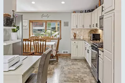 13 Summer St, Hopkinton, MA 01748 - Photo 11