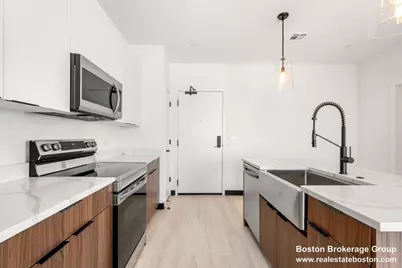 600 Broadway #602, Everett, MA 02149 - Photo 3