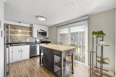 1215 Pawtucket Blvd #19, Lowell, MA 01854 - Photo 3