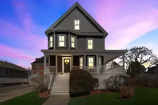 19 Laurel St, Saugus, MA 01906 - Photo 35