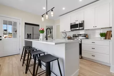 19 Laurel St, Saugus, MA 01906 - Photo 17