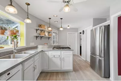 8 Winter St, Amesbury, MA 01913 - Photo 7