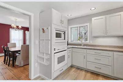 8 Winter St, Amesbury, MA 01913 - Photo 9