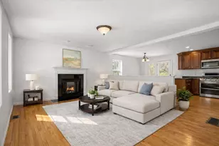 34 Shakespeare St, Tyngsborough, MA 01879 - Photo 7