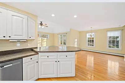 246 High St, Pembroke, MA 02359 - Photo 7