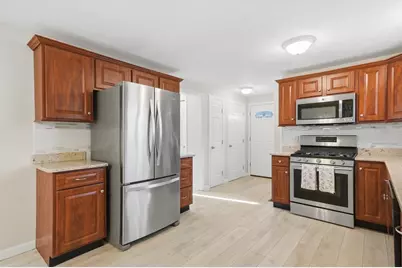 8 Keach Terrace, Waltham, MA 02453 - Photo 3