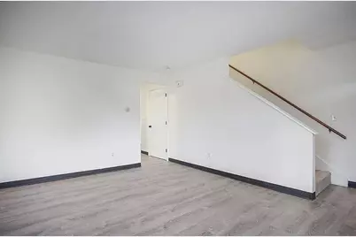 878-880 Saint James Ave, Springfield, MA 01104 - Photo 9