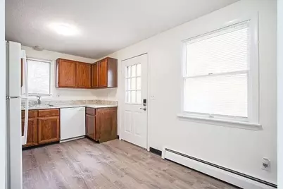 878-880 Saint James Ave, Springfield, MA 01104 - Photo 5